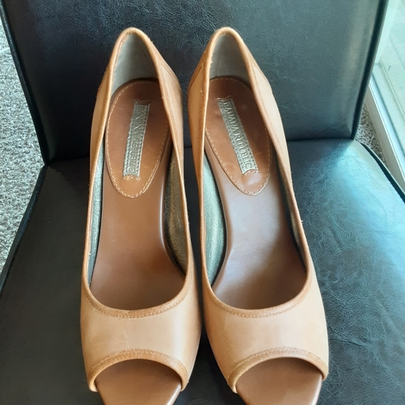 Banana Republic Size 9 Brown Women Shoes - Picture 3 of 5